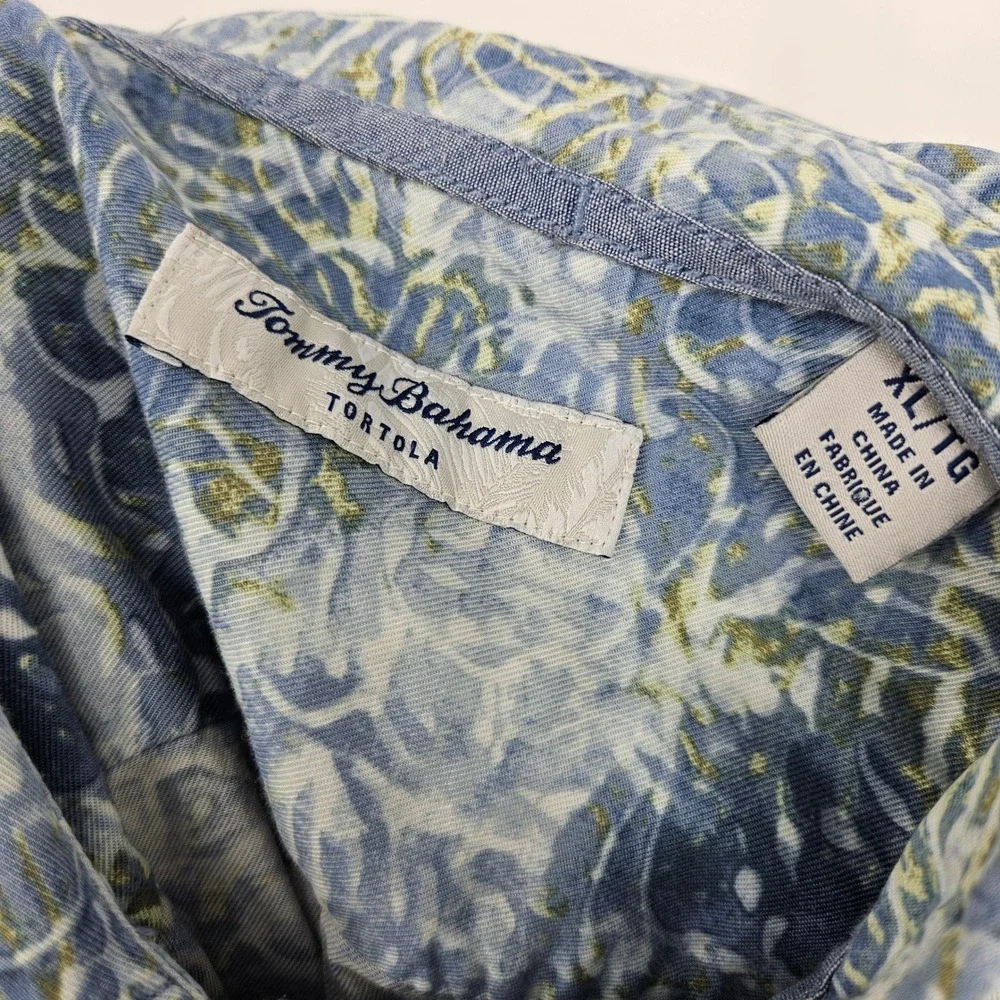 Tommy Bahama Shirt Mens XL‎ Tortola Hawaiian Button Up Geometric Short Sleeve